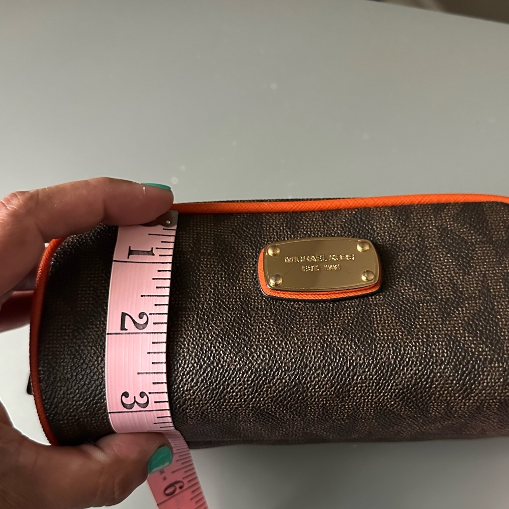 Micheal kors small bag - Picture 8 of 8